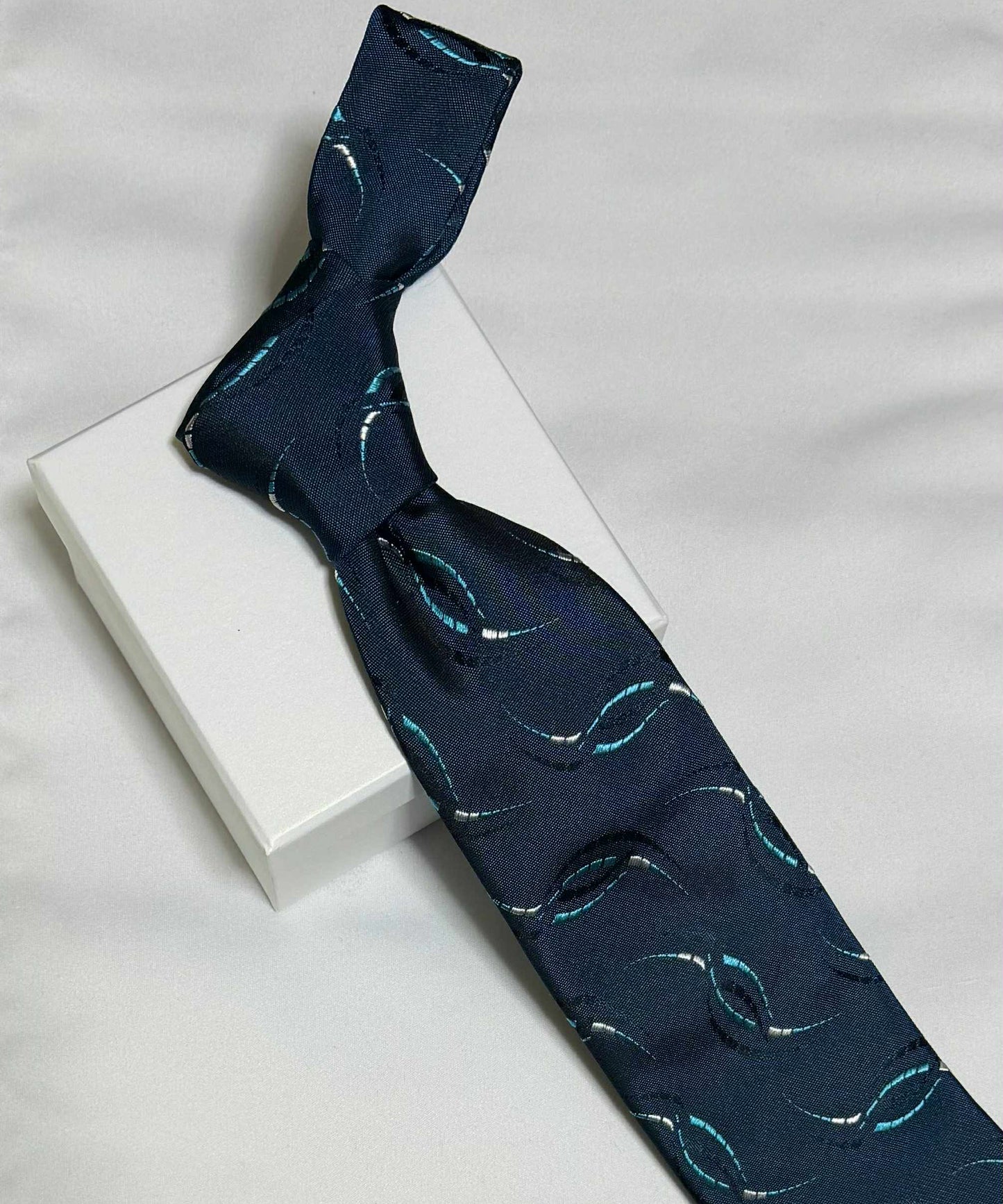 Franco Spada ( フランコスパダ )🆕コンテンポラリーブリティッシュストリームJQネクタイ：フォレストブルー×ターコイズ