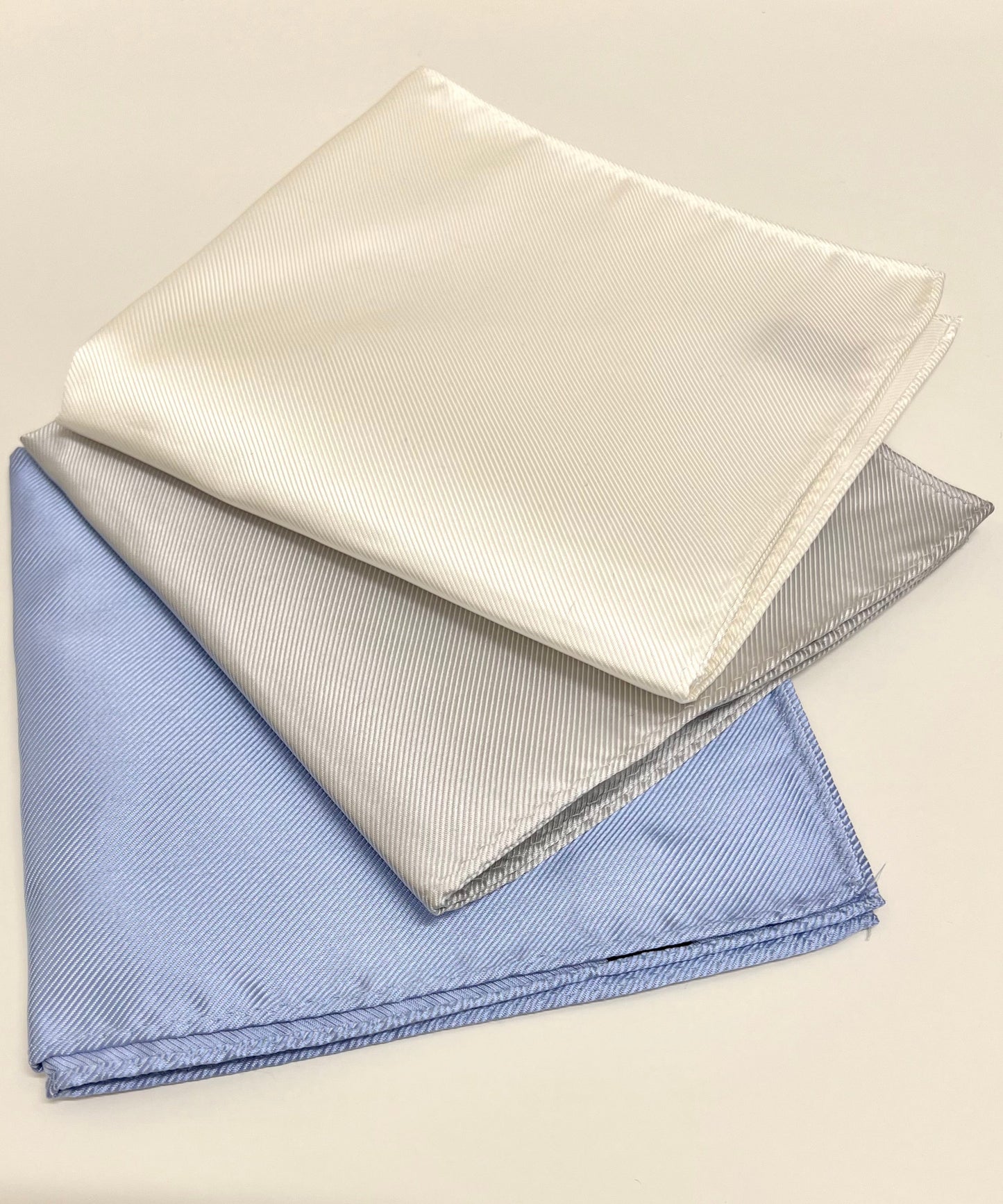 Franco Spada  ( フランコスパダ )   綾無地ジャガードポケットチーフ：シルバー