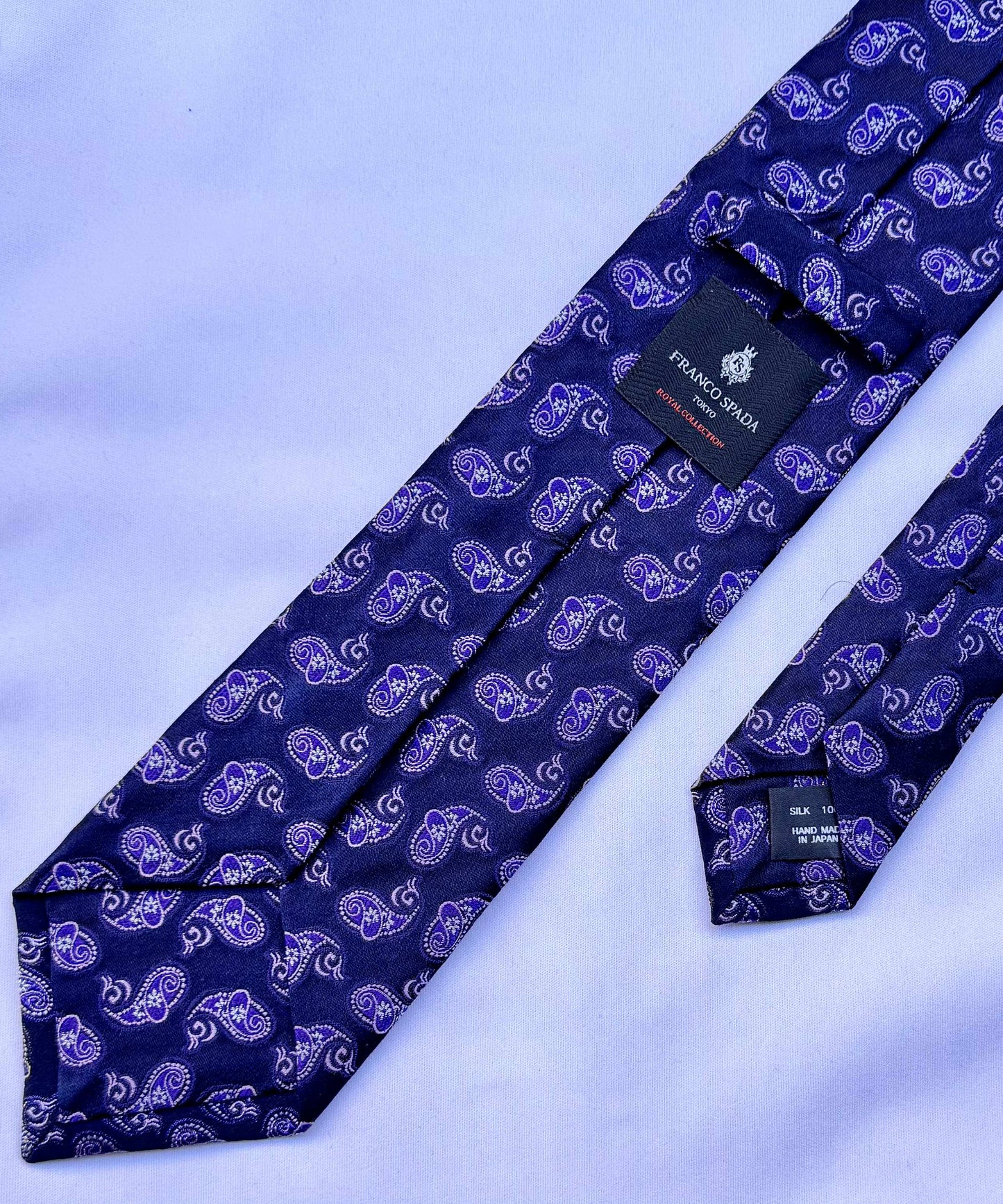Franco Spada ( フランコスパダ )🆕コンテンポラリーブリティッシュスモールペーズリーJQネクタイ：ミッドナイトネイビー×パープルピンク