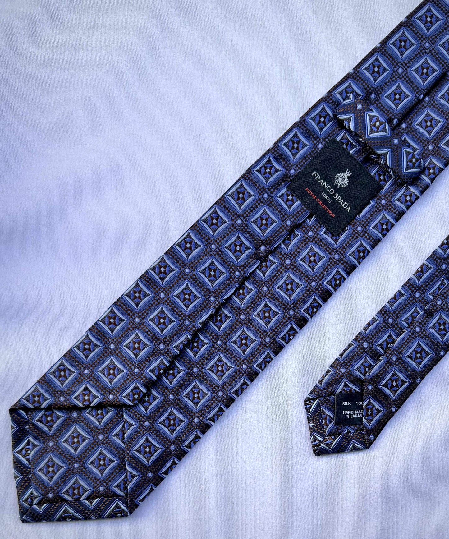 Franco Spada ( フランコスパダ )🆕コンテンポラリーブリティッシュメダリオンJQネクタイ①：ブラウン×サックスブルー