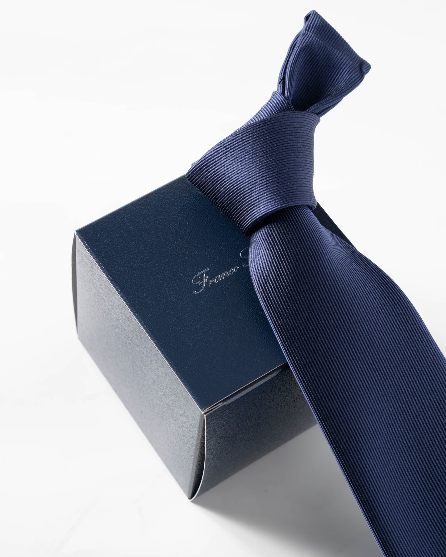 Franco Spada ( フランコスパダ )  細綾無地ネクタイ：ロイヤルダークブルー