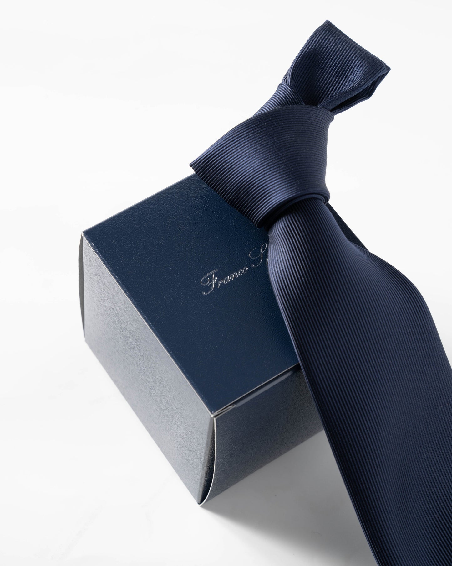 Franco Spada ( フランコスパダ )  細綾無地ネクタイ：ネイビー